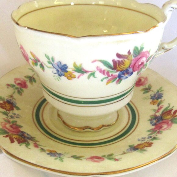 Paragon Tea Cup and Saucer Soft Sweet Floral on Cream, Gold Gilt Trim Fancy H224 - Picture 1 of 8